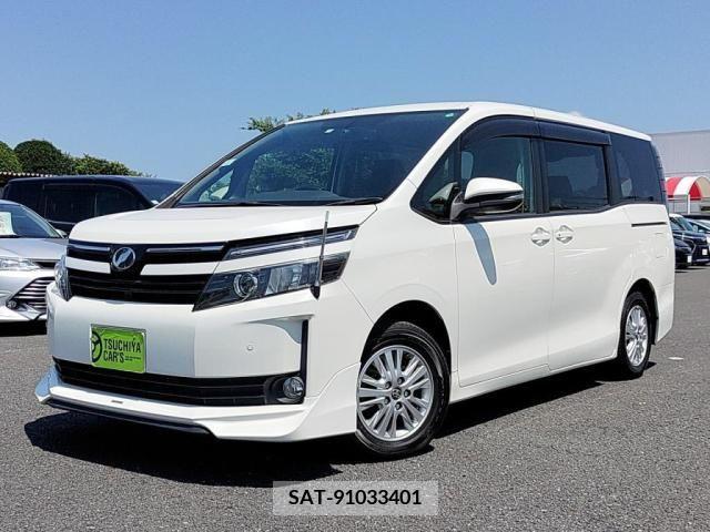 Toyota VOXY 2015-12 370493-0