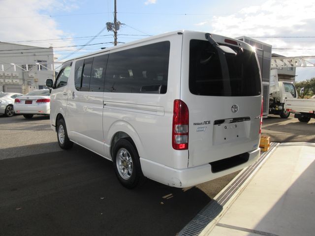 Toyota REGIUSACE VAN 2012-07 194199-2