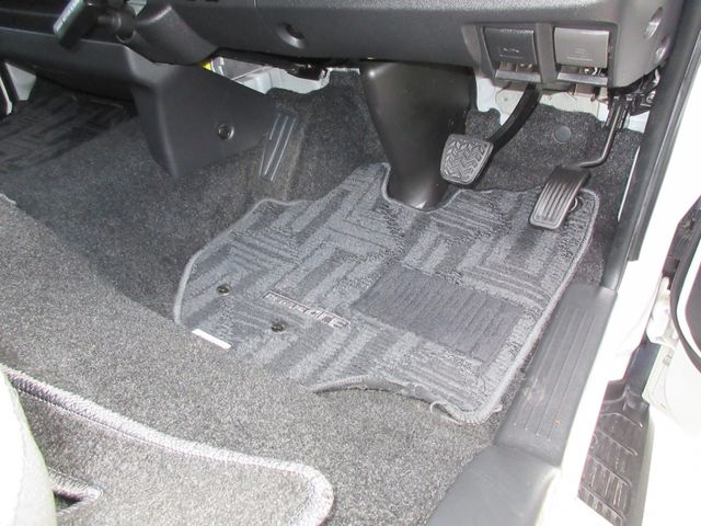 Toyota REGIUSACE VAN 2012-07 194199-7