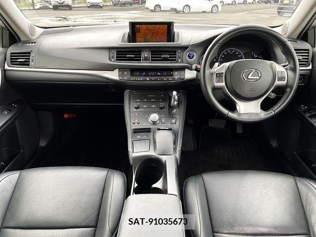 Lexus CT 2012-01 322656-1