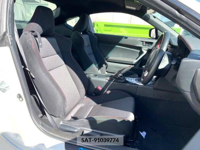 Subaru BRZ 2017-02 216747-18
