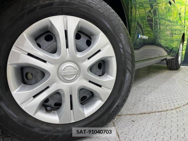 Nissan NOTE 2017-12 348322-13