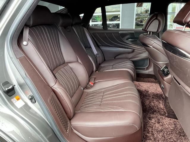 Lexus LS 2018-02 192834-9