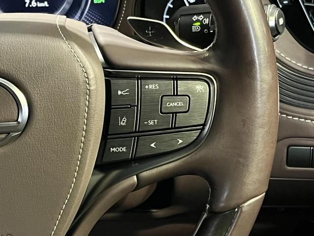 Lexus LS 2018-02 192834-14