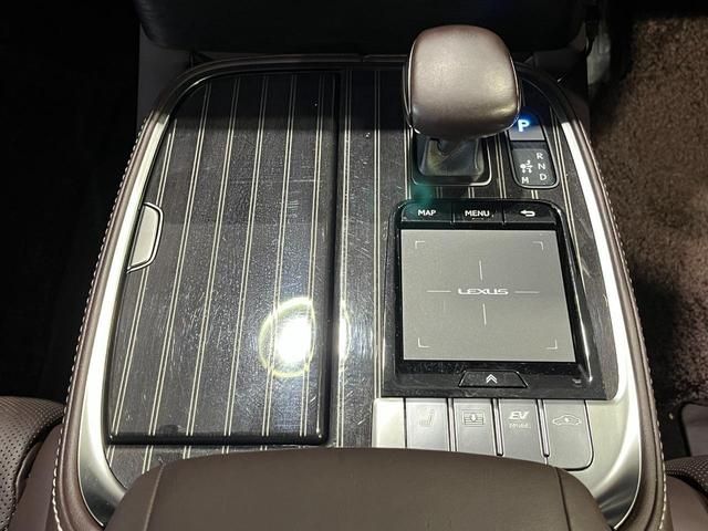 Lexus LS 2018-02 192834-15