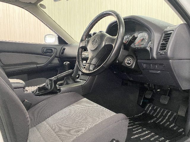 Nissan SKYLINE 2000-02 2502-26