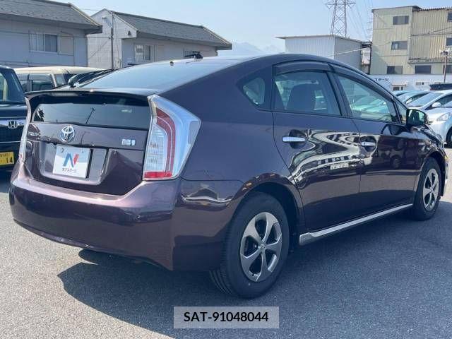Toyota PRIUS 2013-06 257247-17