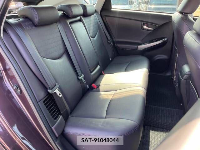 Toyota PRIUS 2013-06 257247-9