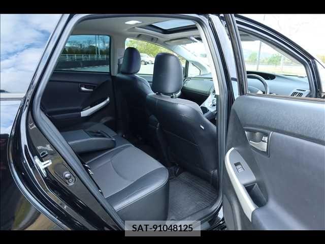 Toyota PRIUS 2014-11 252502-15