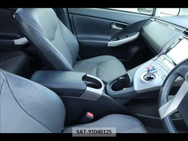 Toyota PRIUS 2014-11 252502-11