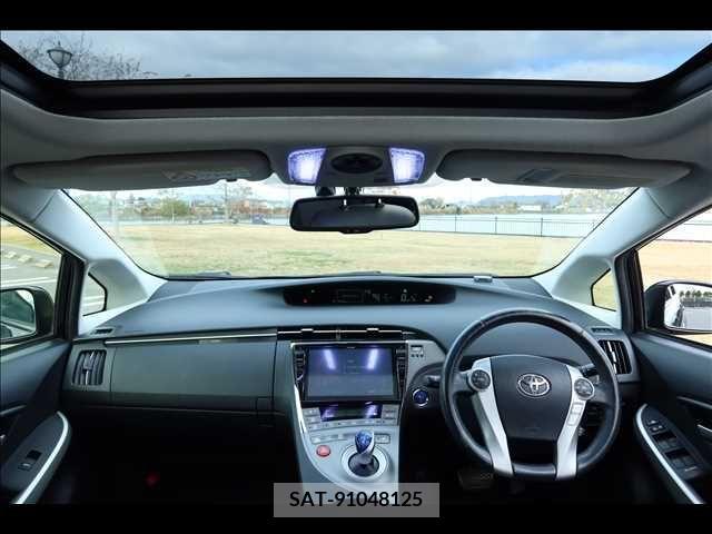 Toyota PRIUS 2014-11 252502-8