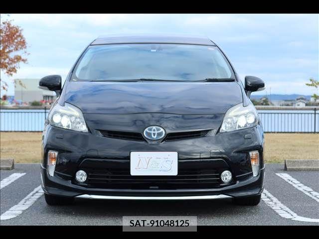 Toyota PRIUS 2014-11 252502-1