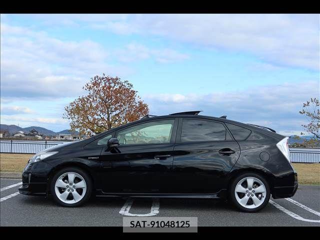Toyota PRIUS 2014-11 252502-2