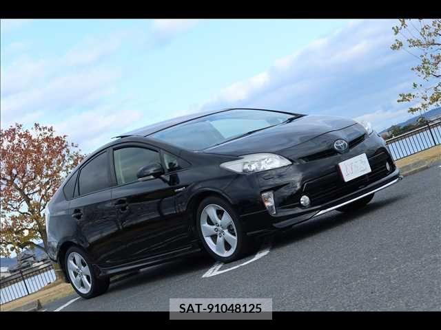 Toyota PRIUS 2014-11 252502-5