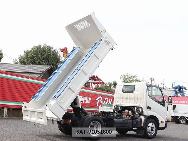 Hino DUTRO 2018-01 296679-1