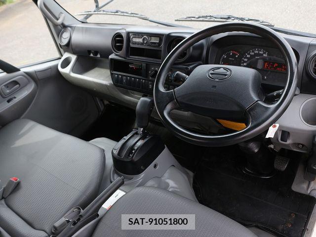 Hino DUTRO 2018-01 296679-2