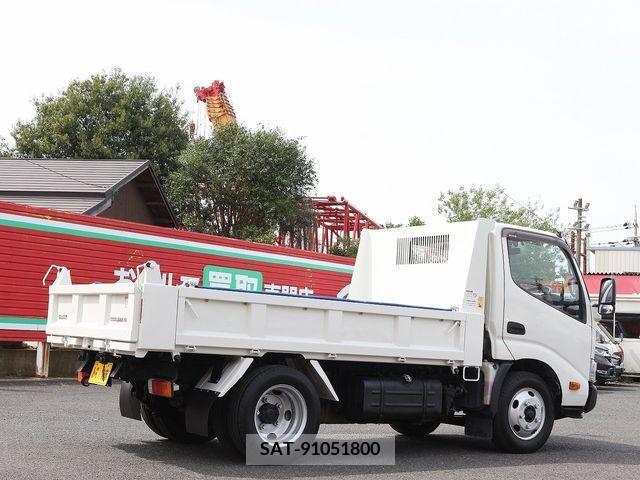 Hino DUTRO 2018-01 296679-5