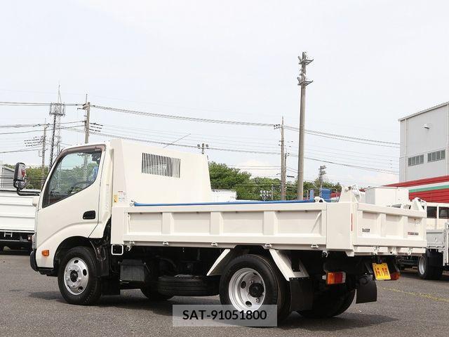 Hino DUTRO 2018-01 296679-7