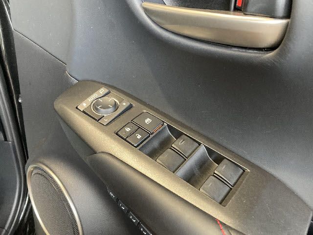 Lexus NX 2015-11 20079-16