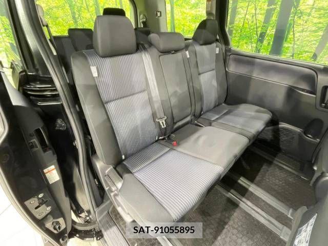 Toyota VOXY 2014-01 219146-9