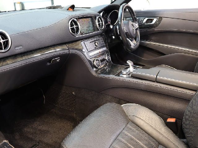 Mercedes Benz SL-CLASS 2017-08 7896-1