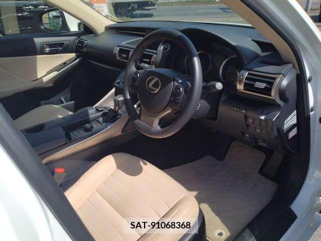 Lexus IS 2013-11 297901-4