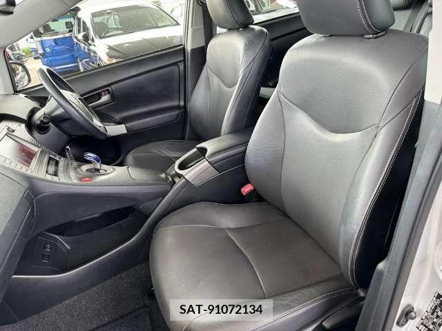 Toyota PRIUS 2013-09 233047-12