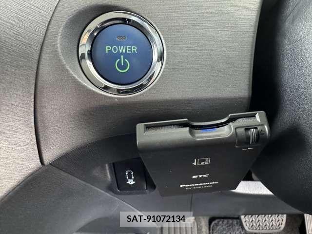 Toyota PRIUS 2013-09 233047-15