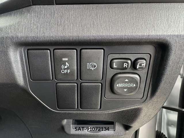 Toyota PRIUS 2013-09 233047-14