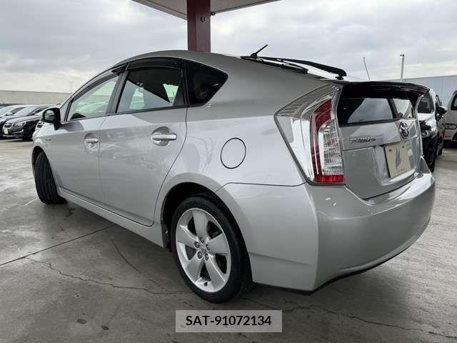 Toyota PRIUS 2013-09 233047-5