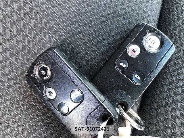 Honda e 2014-01 241906-5
