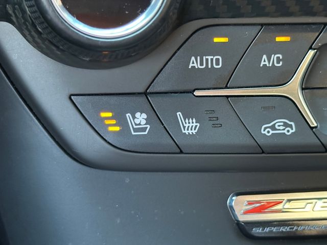 Chevrolet CORVETTE 2017-01 22071-16