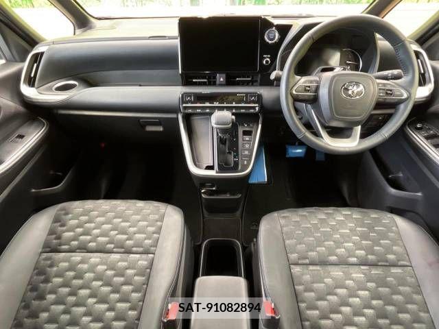 Toyota VOXY 2023-04 370353-1