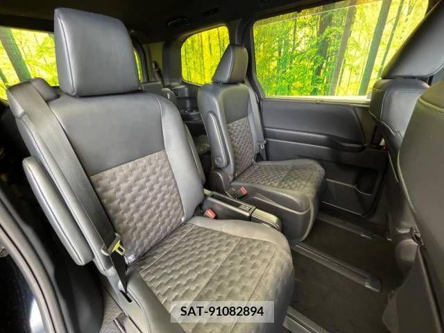 Toyota VOXY 2023-04 370353-9