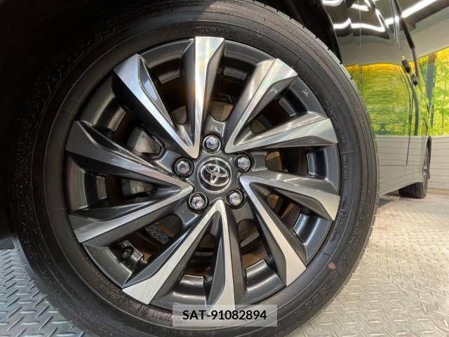 Toyota VOXY 2023-04 370353-14