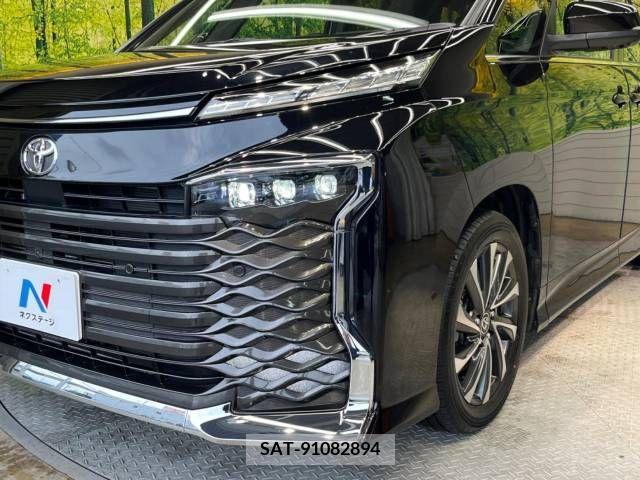 Toyota VOXY 2023-04 370353-13