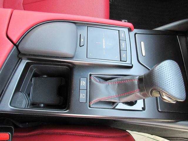 Lexus ES 2019-05 5984-7