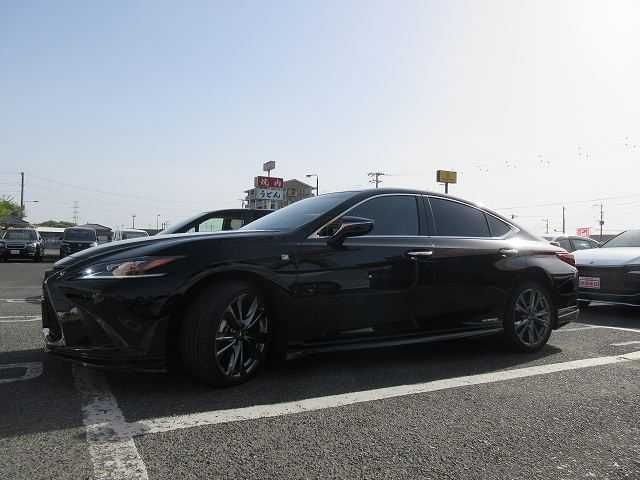Lexus ES 2019-05 5984-16