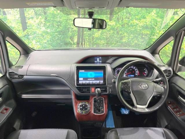 Toyota VOXY 2014-06 184719-1