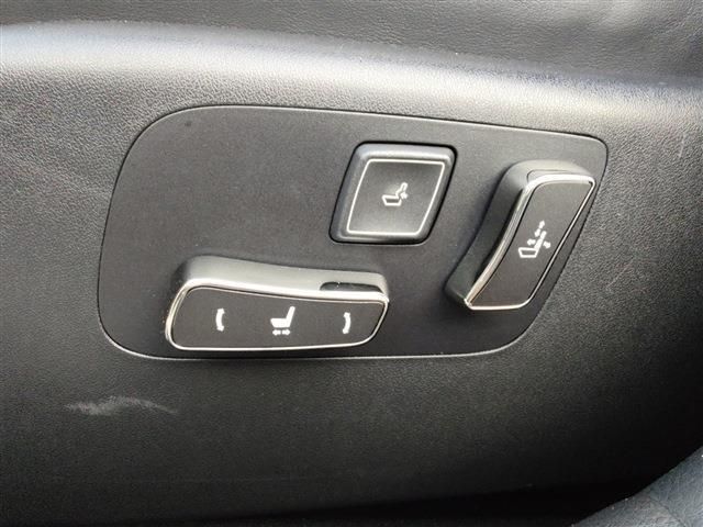 Lexus LS 2012-10 607-16