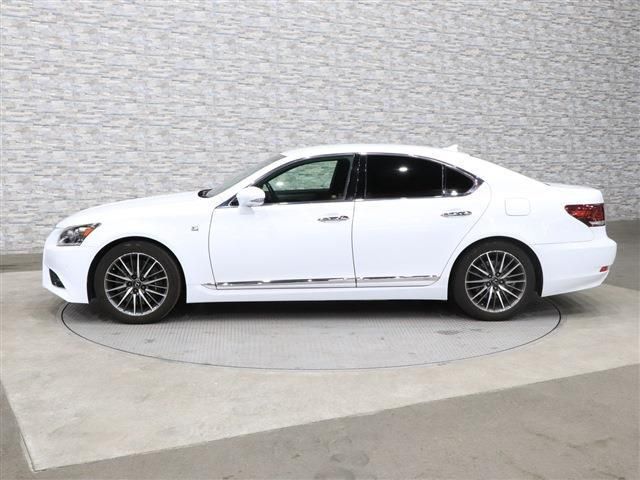 Lexus LS 2012-10 607-4