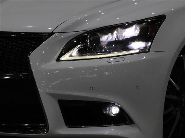 Lexus LS 2012-10 607-7