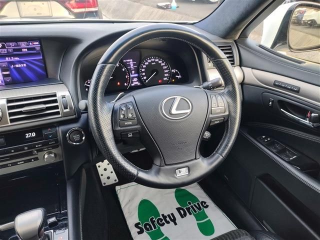 Lexus LS 2012-10 607-9
