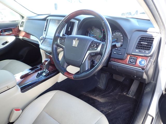 Toyota CROWN MAJESTA 2014-11 193771-9