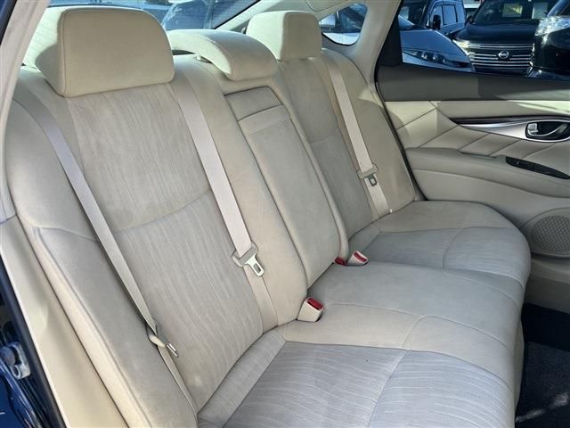 Nissan FUGA HYBRID 2016-04 184367-19