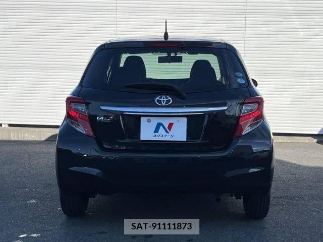 Toyota VITZ 2015-10 251441-14