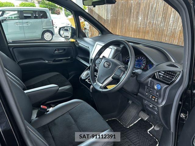 Toyota VOXY HYBRID 2021-03 244975-10