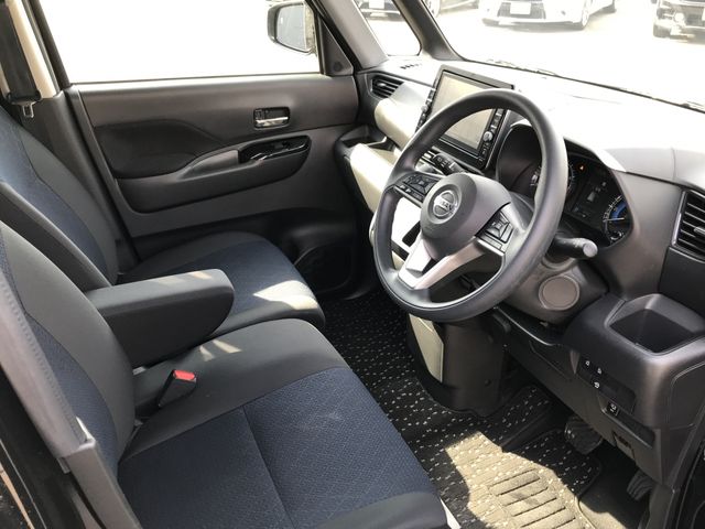 Nissan ROOX 2022-04 16860-9