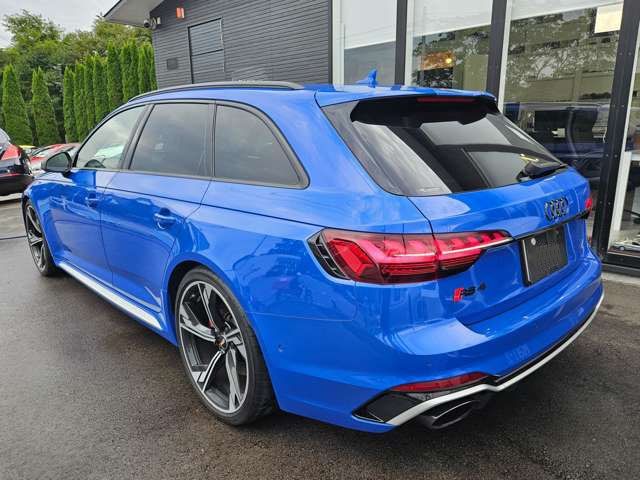 Audi RS4 2021-01 24983-3