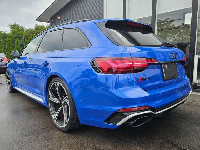 Audi RS4 2021-01 24983-24